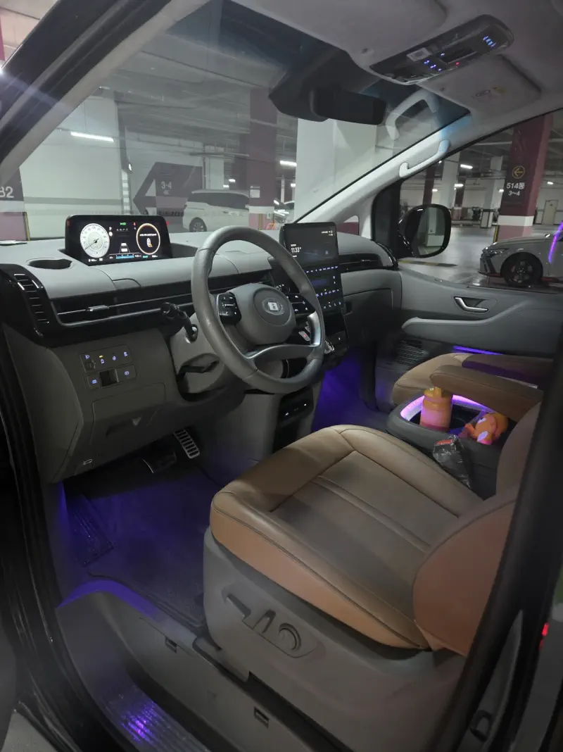 Hyundai Staria