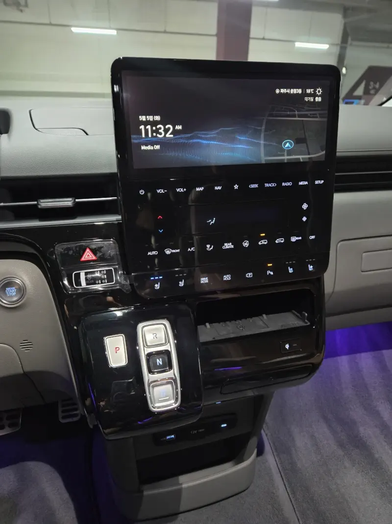 Hyundai Staria