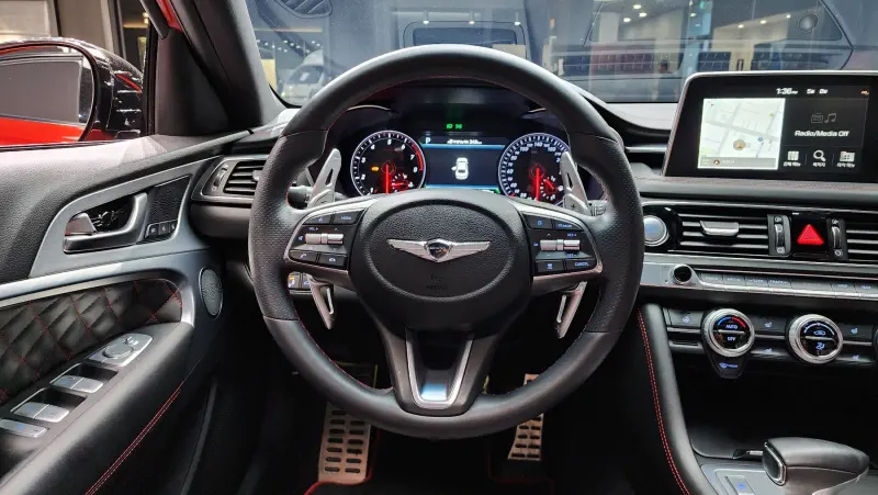 Genesis G70