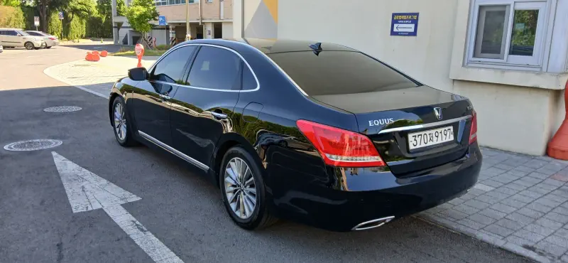 Hyundai Equus