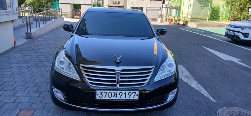 Hyundai Equus
