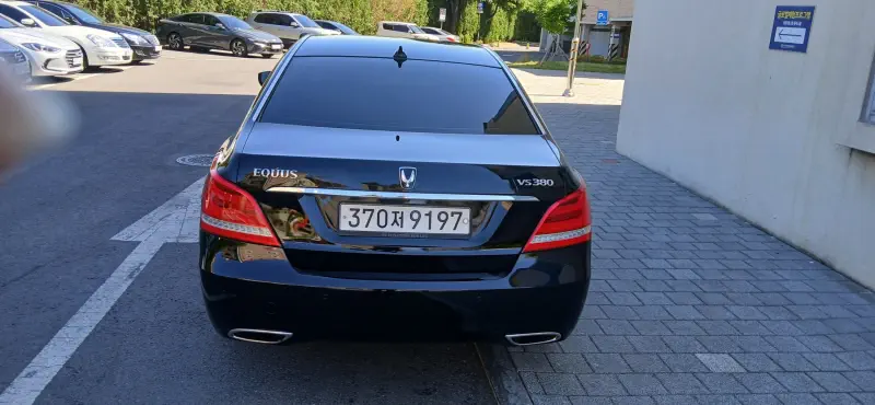 Hyundai Equus