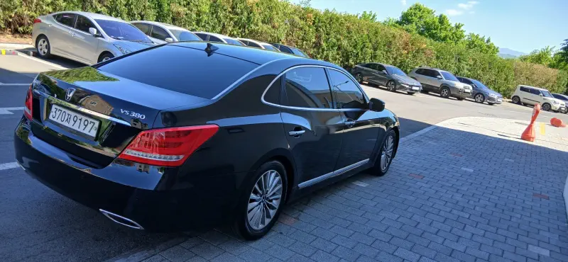 Hyundai Equus