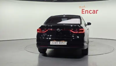 Renault SM6