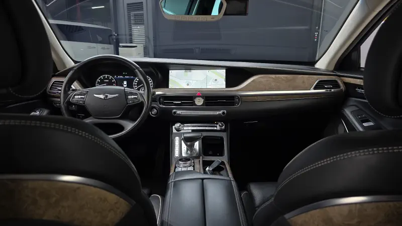 Genesis G90