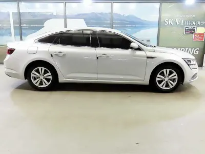 Renault SM6