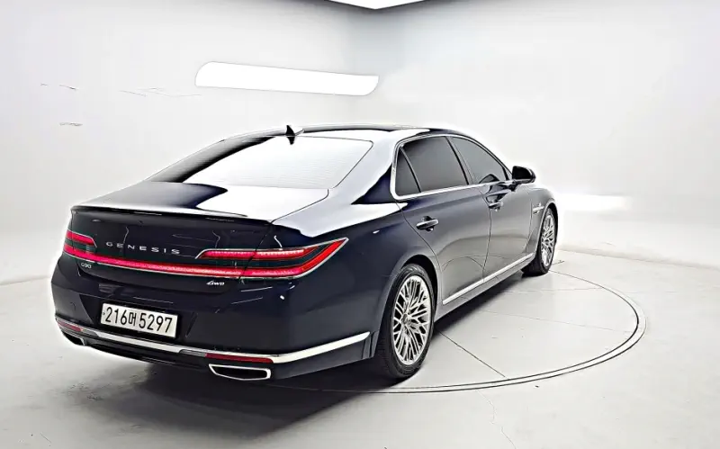 Genesis G90