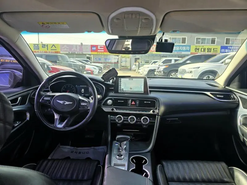 Genesis G70