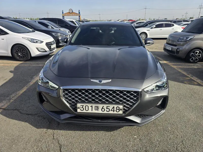 Genesis G70