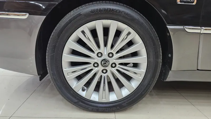 Kia OPIRUS