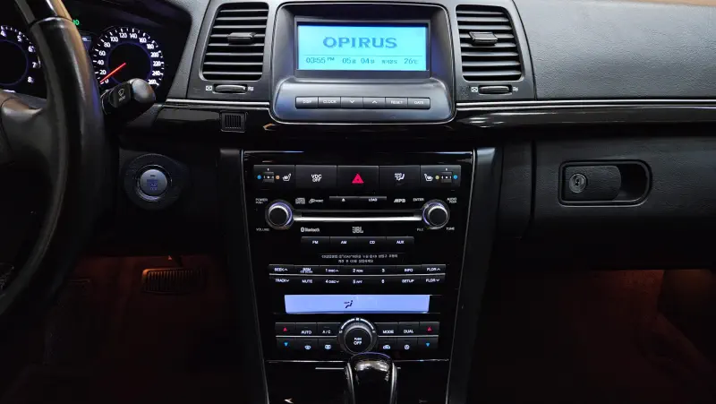 Kia OPIRUS