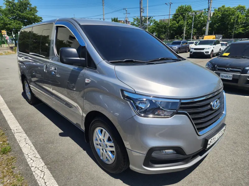 Hyundai Grand Starex