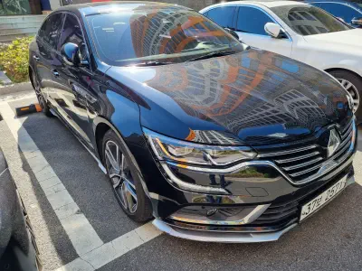 Renault SM6