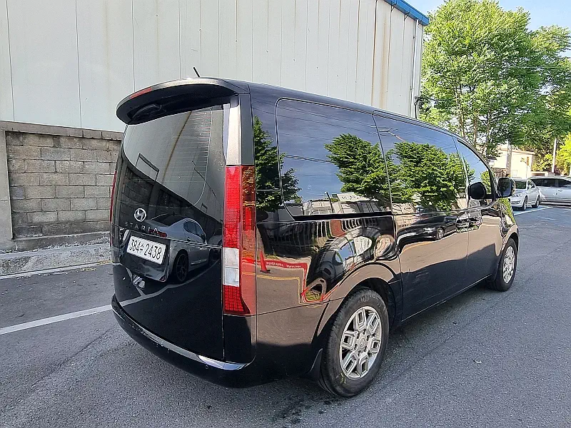 Hyundai Staria