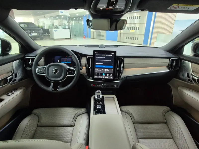 Volvo S90