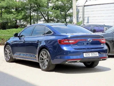 Renault SM6