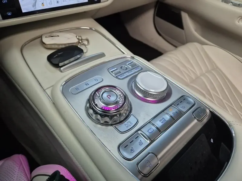 Genesis G90