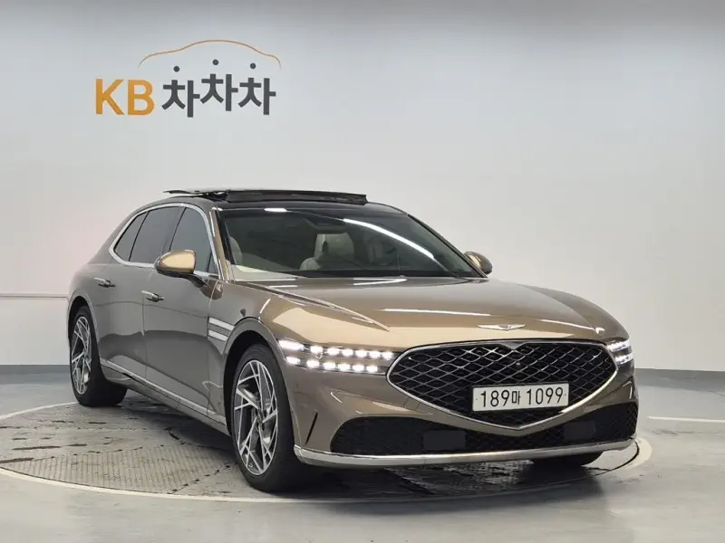 Genesis G90