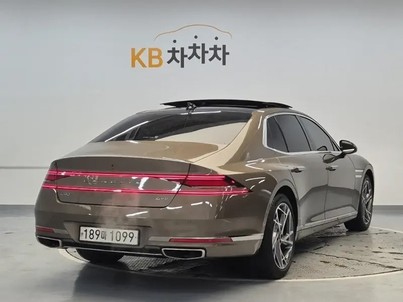 Genesis G90