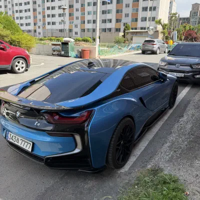 BMW i8