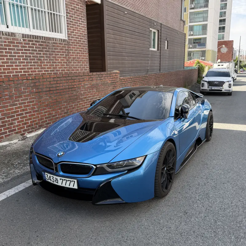 BMW i8
