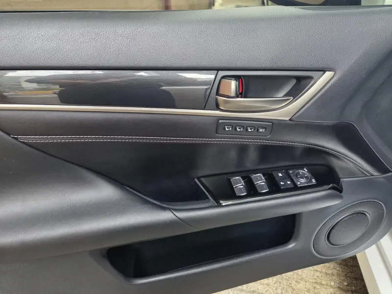 Lexus GS300