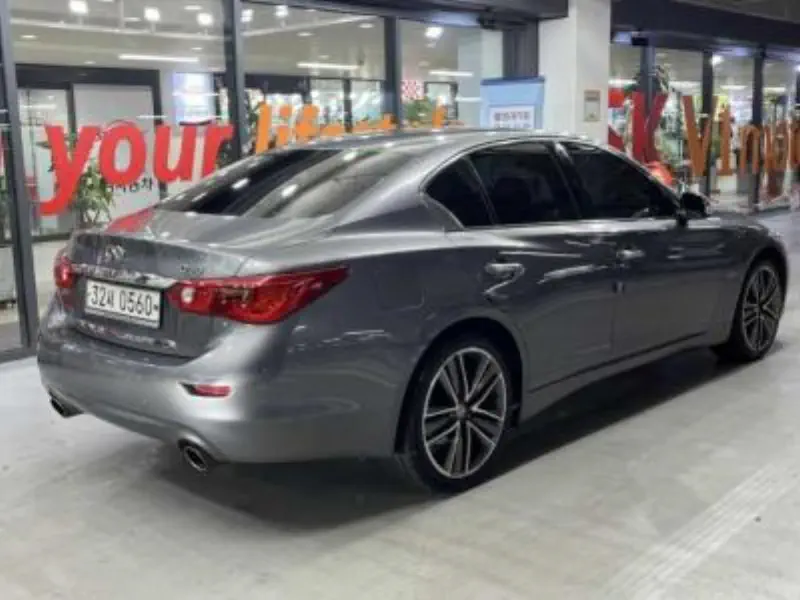 Infiniti Q50