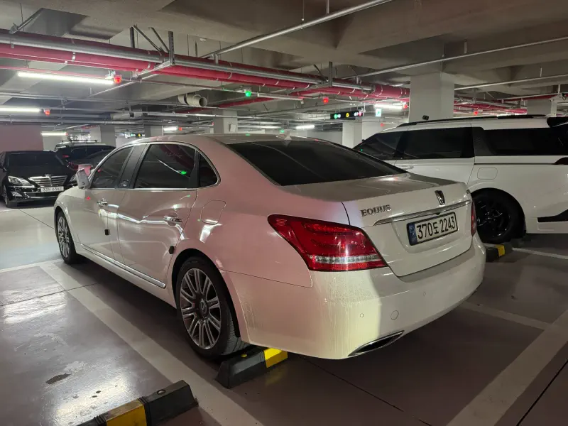 Hyundai Equus