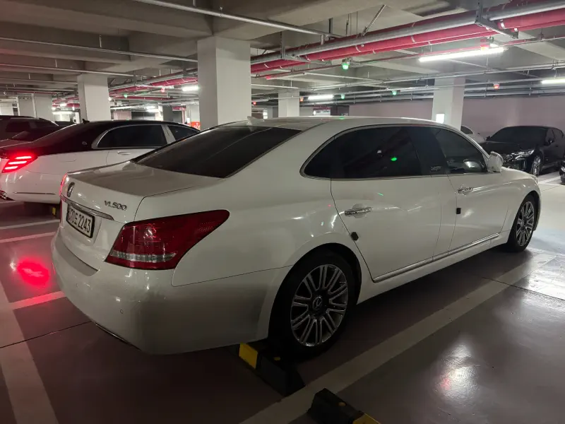 Hyundai Equus