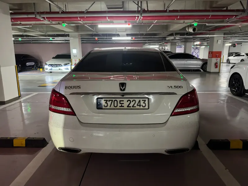 Hyundai Equus