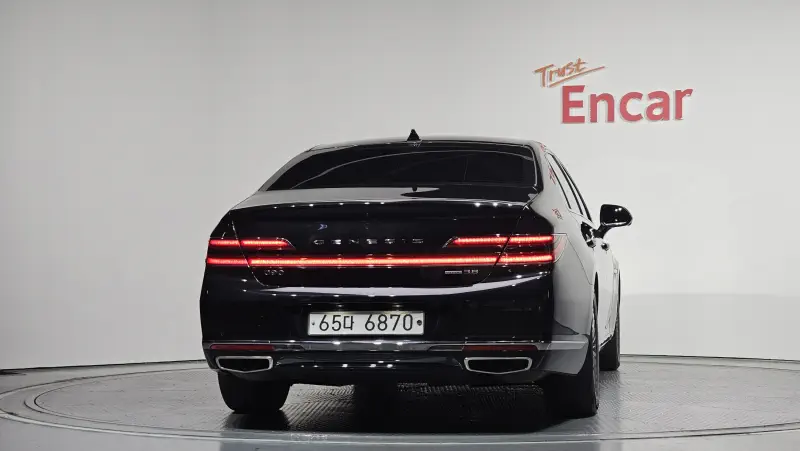 Genesis G90