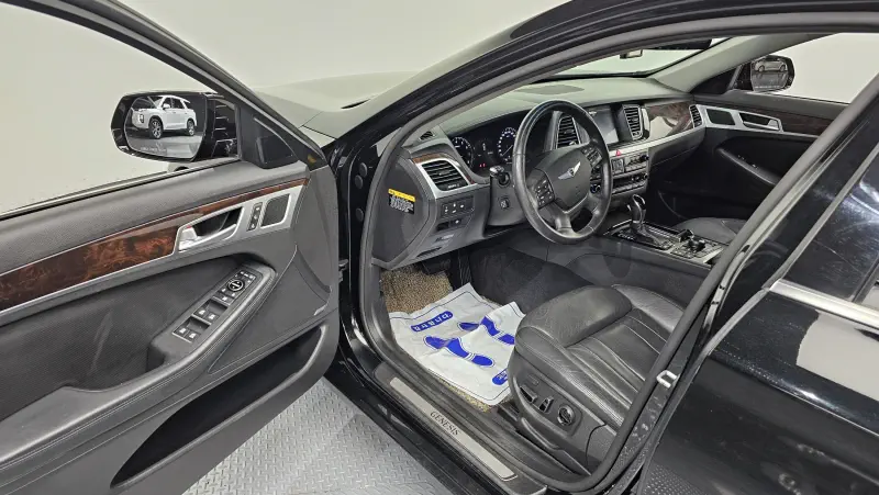 Hyundai Genesis