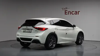 Infiniti Q30