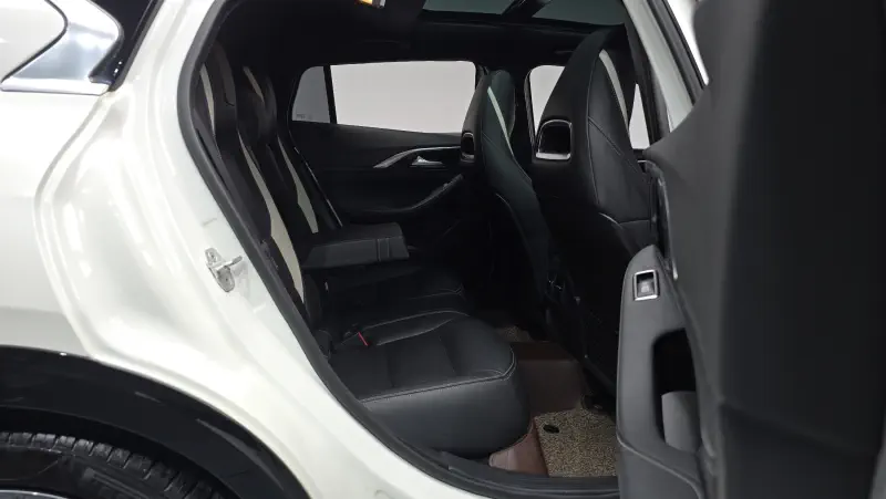 Infiniti Q30