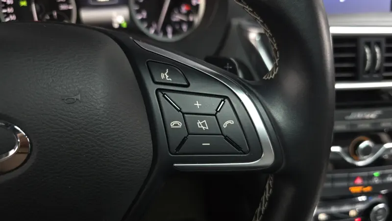 Infiniti Q30