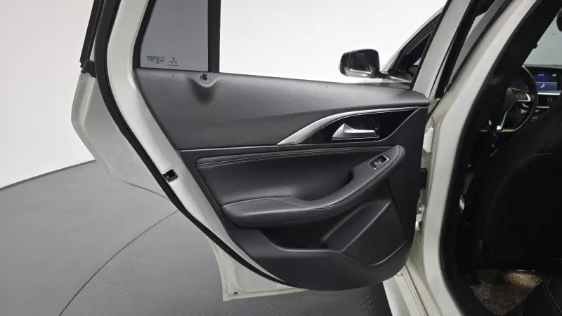 Infiniti Q30