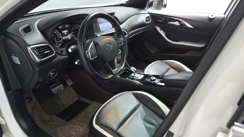 Infiniti Q30