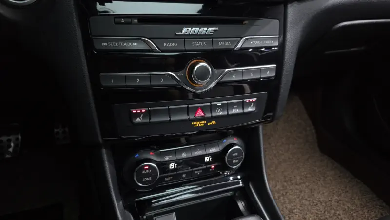 Infiniti Q30