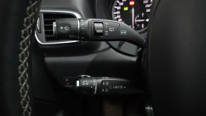Infiniti Q30