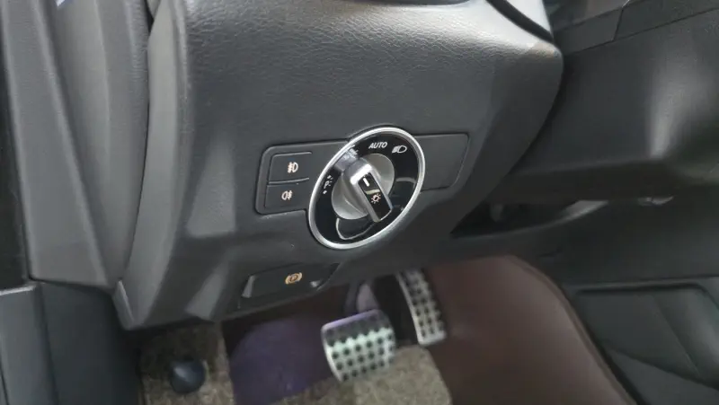 Infiniti Q30