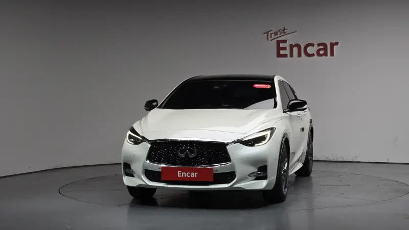 Infiniti Q30