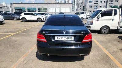 Hyundai Equus