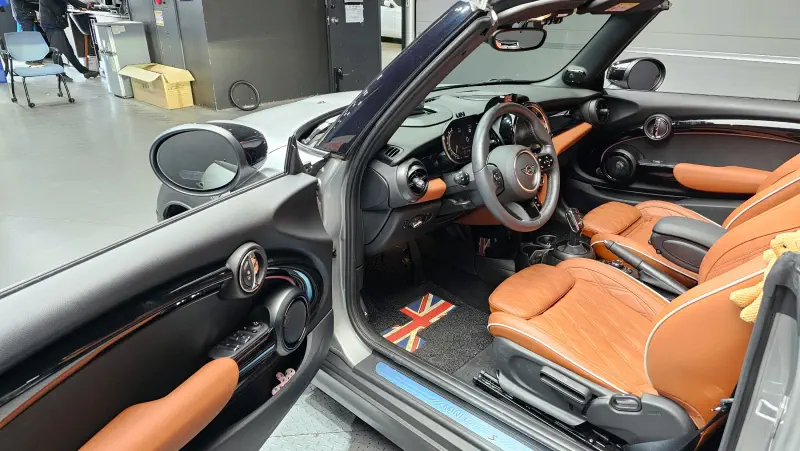 MINI Cabrio