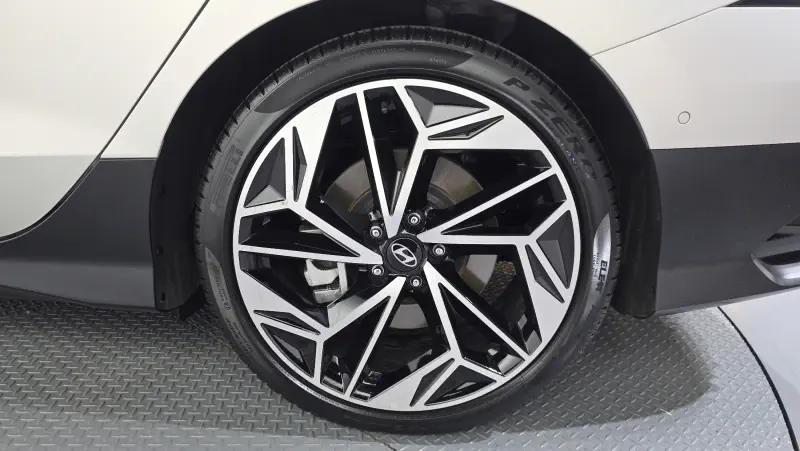 Hyundai Ioniq 6
