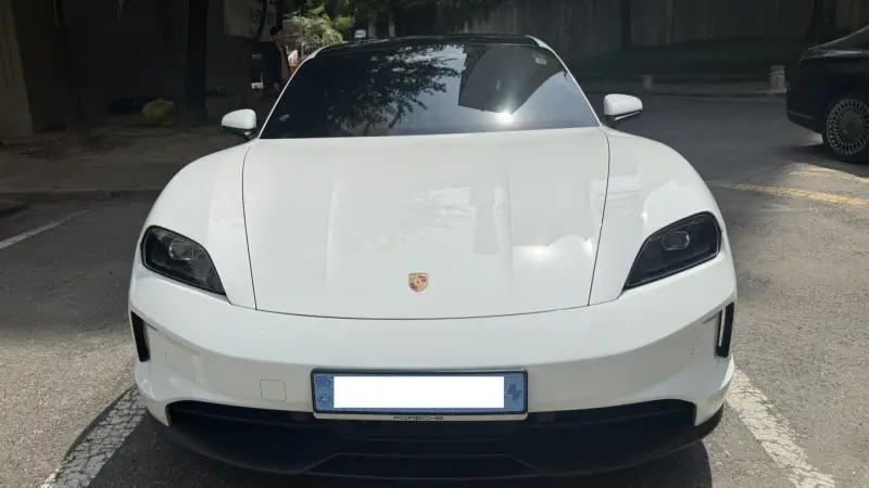 Porsche Taycan