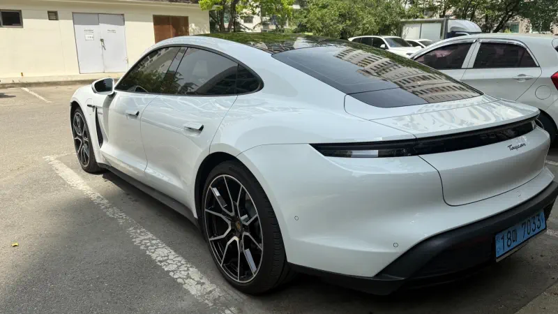 Porsche Taycan