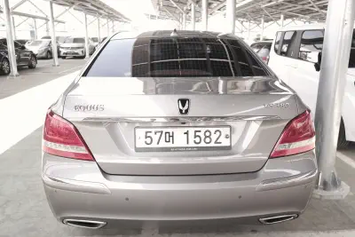 Hyundai Equus