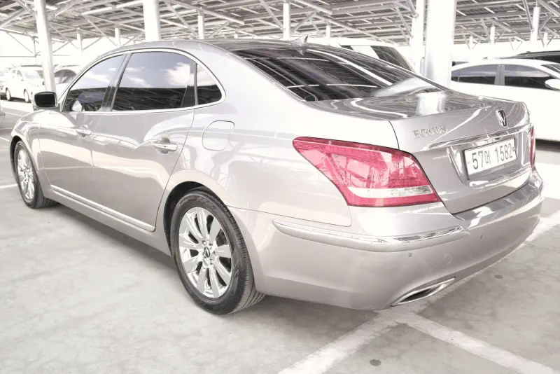 Hyundai Equus