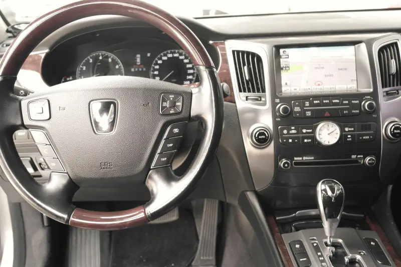 Hyundai Equus