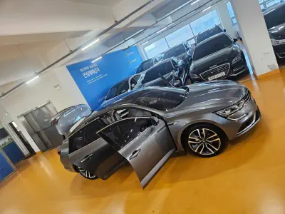 Renault SM6